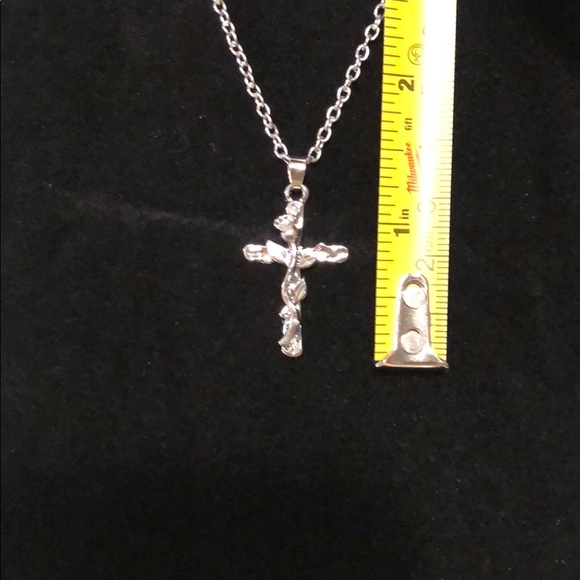 Our savior resurrected silver tone cross necklace - Picture 3 of 3